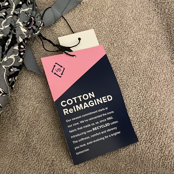 RFID Small Convertible Crossbody NWT - Picture 5 of 10